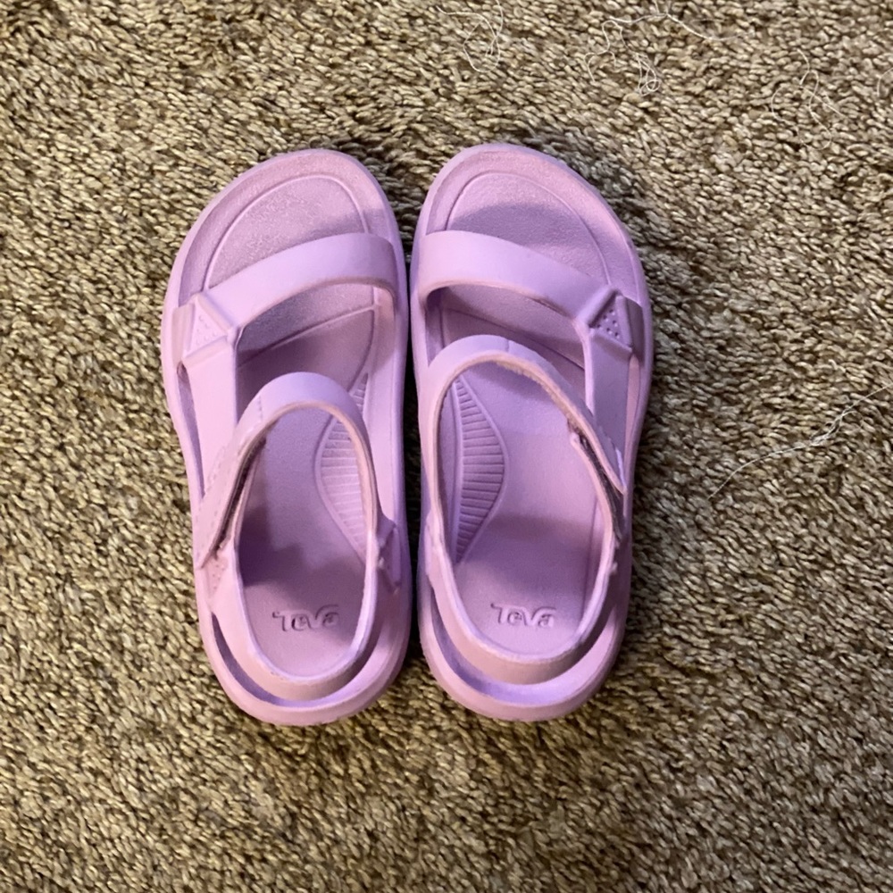 Purple Teva sandals size little girl 3